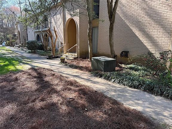 2nd image of 3208 Henderson Mill Rd Unit 6