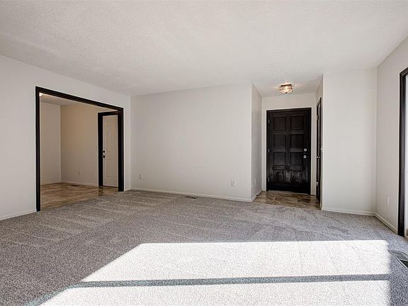 4th image of 9021 N Rockwell Dr