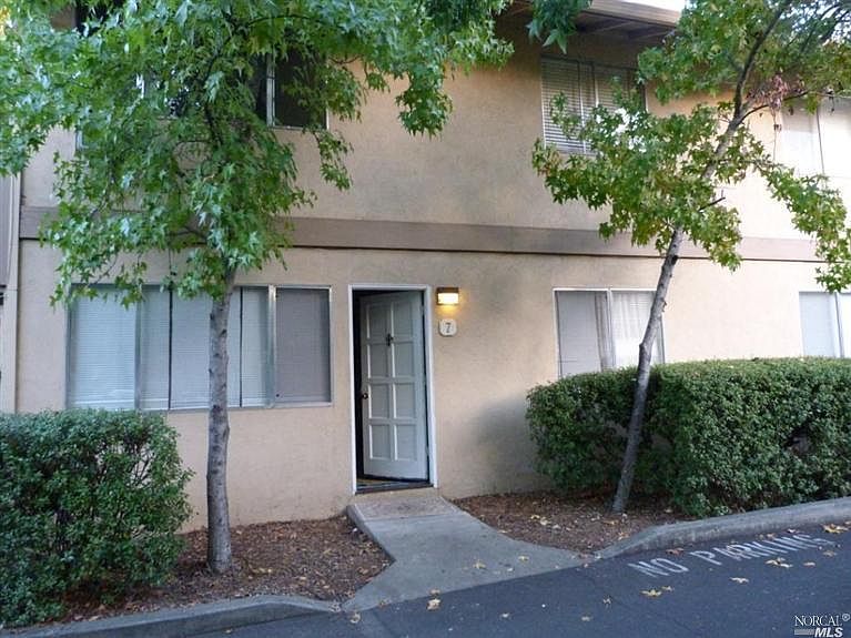 1st image of 436 North St Unit 7