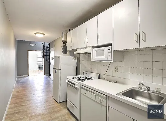 Rented by Bond New York | media 21