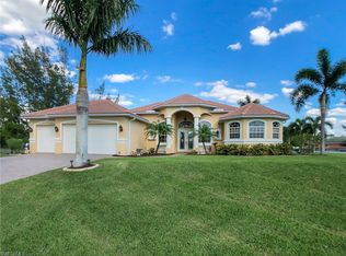 1933 SW 15th Pl, Cape Coral, FL 33991