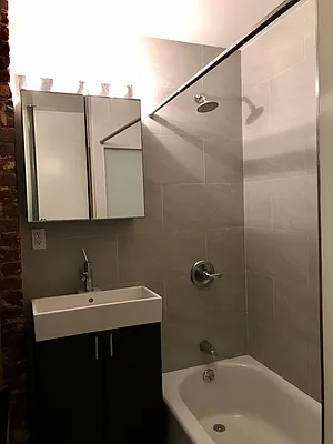 Rented by Adir Realty | media 7