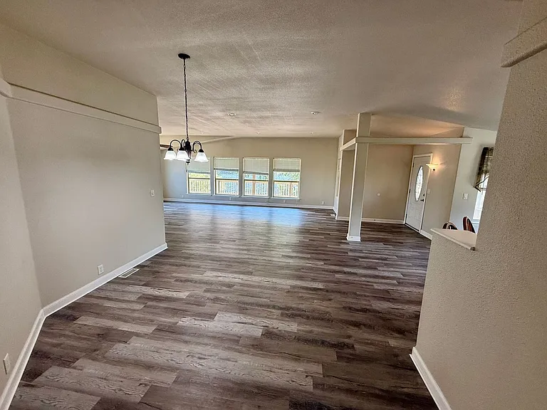 20324 Clearwater Dr — Photo 16