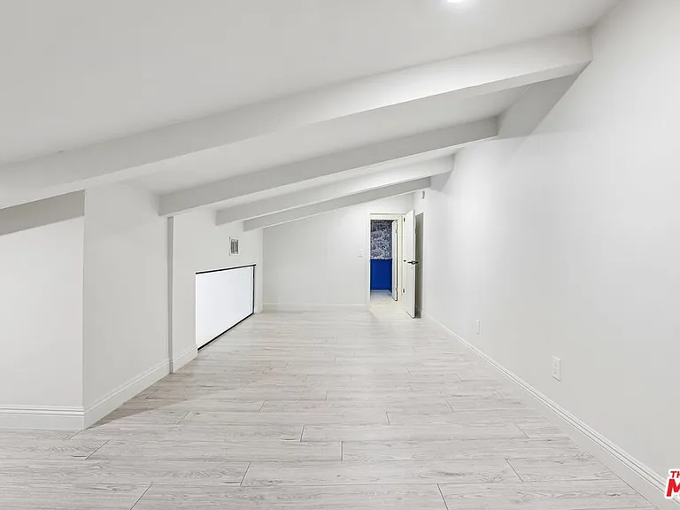 2700 Cahuenga Blvd E #4313 — Photo 29