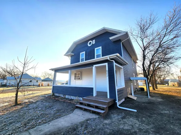 622 E 3rd St, Miller, SD 57362