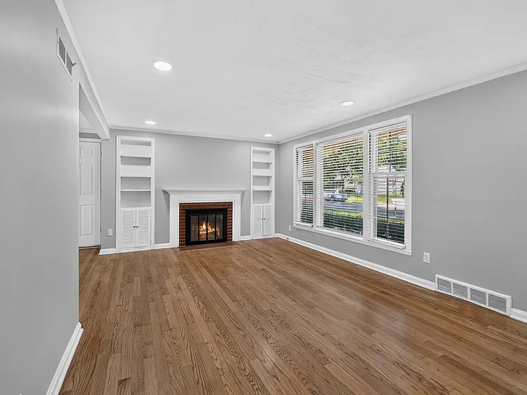 7318 Rosewood St — Photo 6