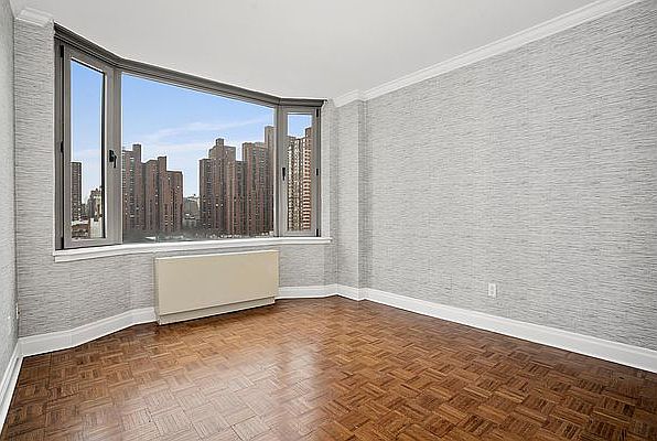 1st image of 400 E 90th St APT 10A