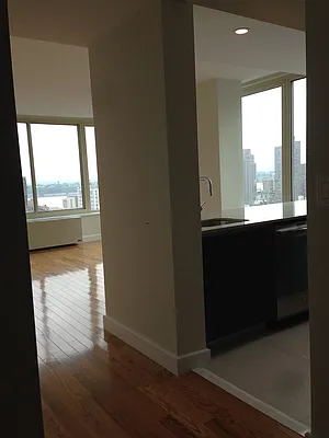 Rented by Stonehenge NYC LLC | media 12