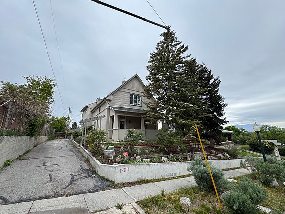 2nd image of 1260 E Emerson Ave Unit 2