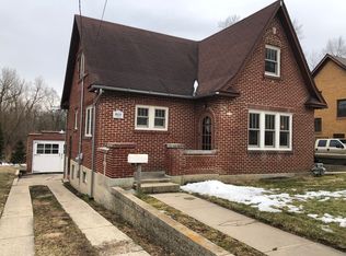 673 Eastview St, Elgin, IL 60120