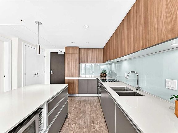 4th image of 1122 W 3rd St SE #2908