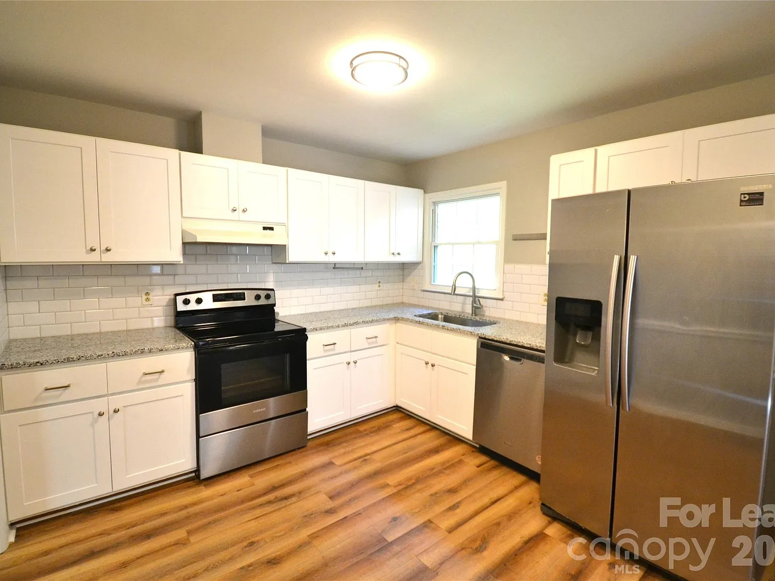 3 bed, 2.0 bath, 1695 sqft, $2,200 — Photo 1