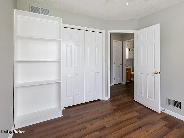 9104 1/2 Fairridge Dr — Photo 10