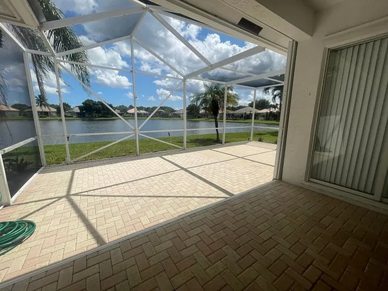 9041 Bay Harbour Cir — Photo 15
