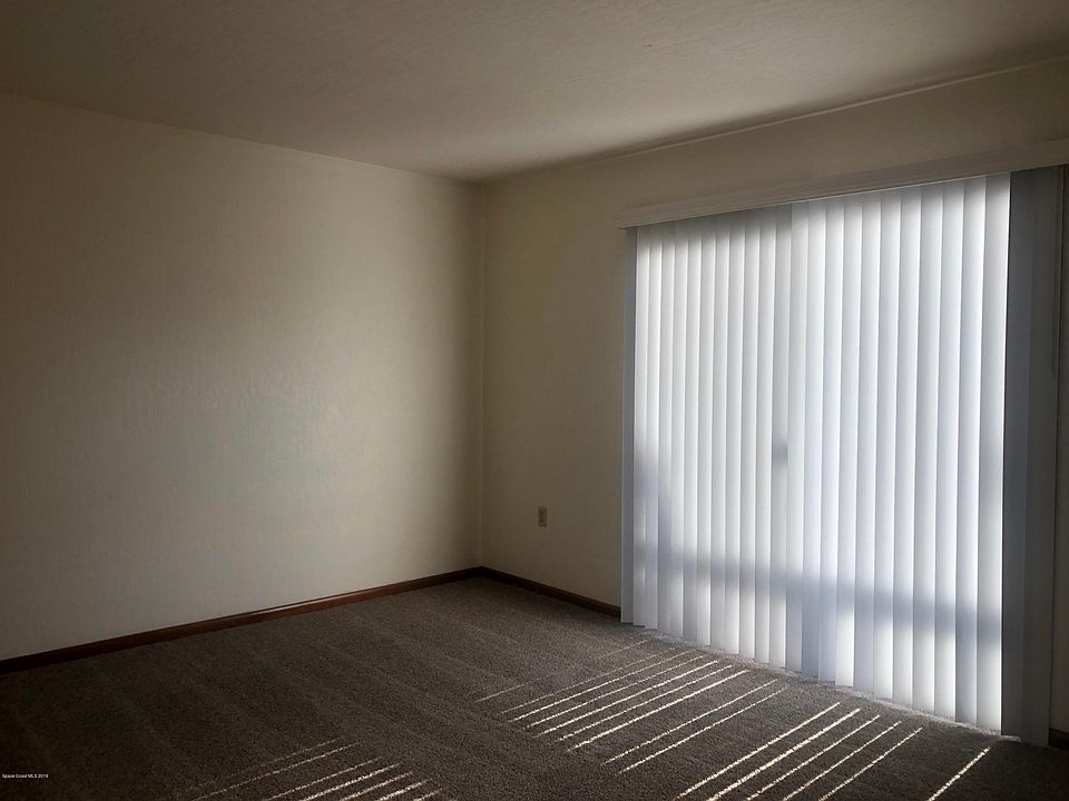 2nd image of 4321 Tree Ridge Ln NE