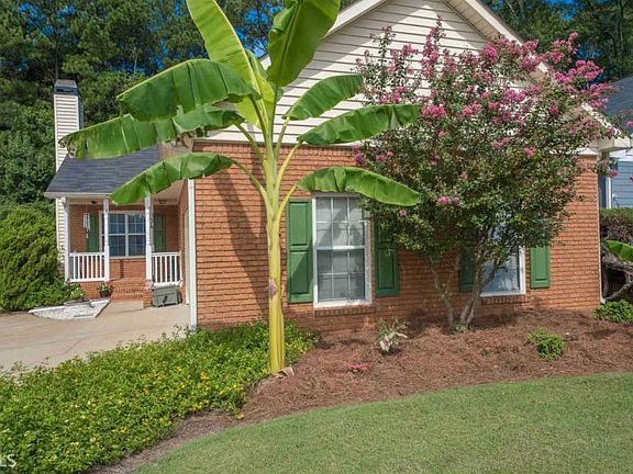 3rd image of 160 Woodgate Cir #13