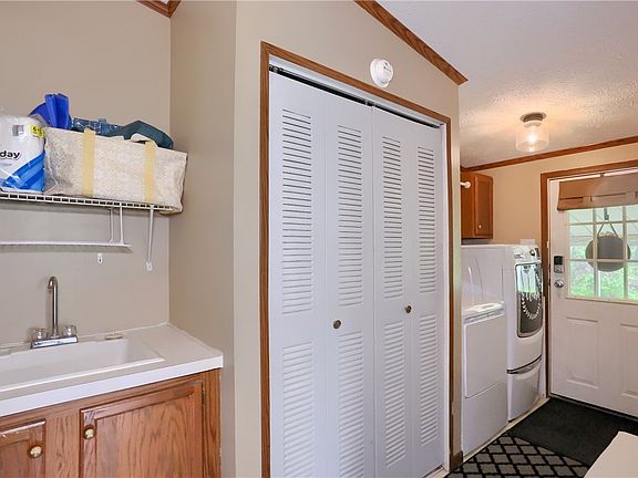4th image of 123 Merle Ln