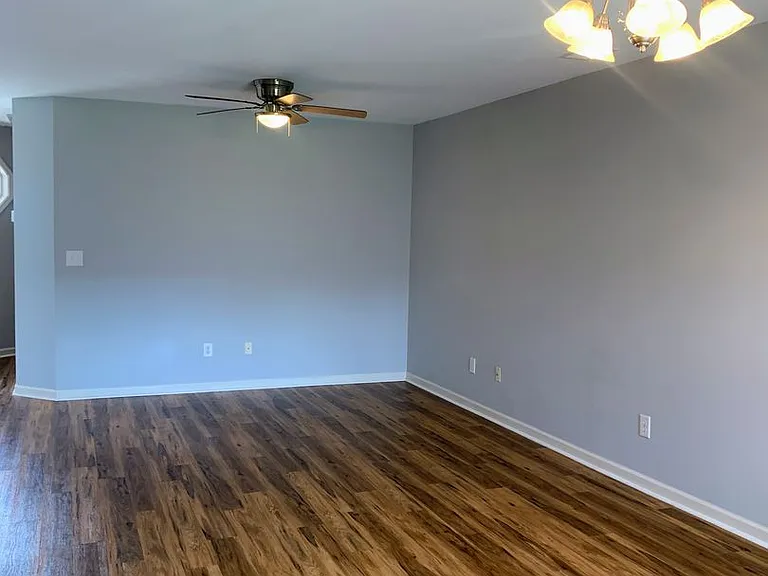 1032 Bridgeport Way — Photo 25