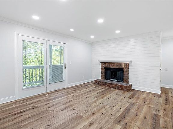 2nd image of 125 Warm Springs Cir #125