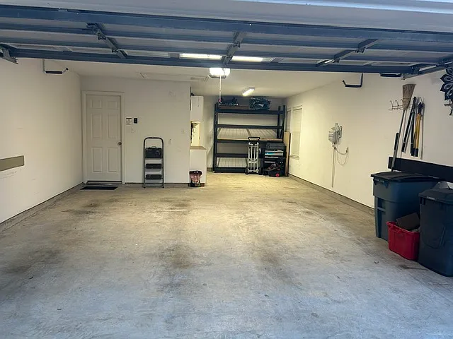 Andover Manor Dr — Photo 13