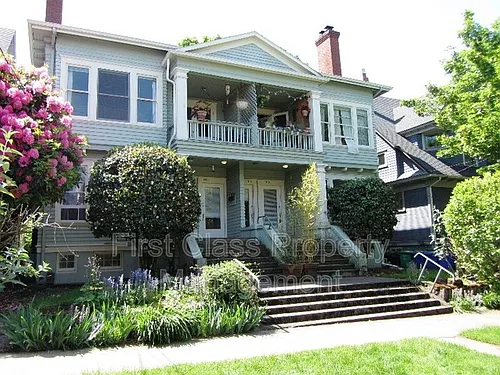 1812 NE Halsey St Photo 1