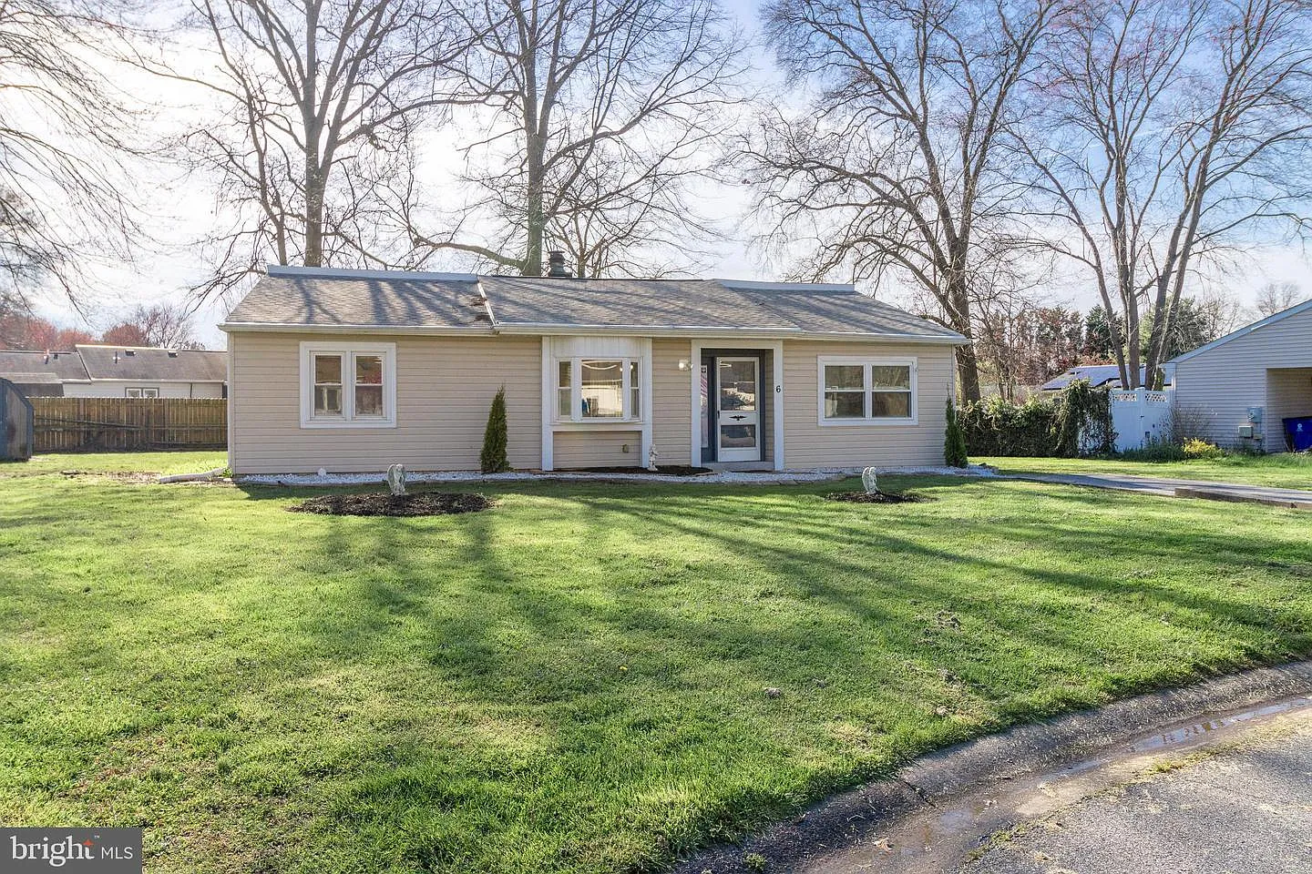 6 Coronet Ct photo 1