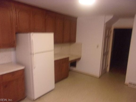 5th image of 207 Aspen Blvd