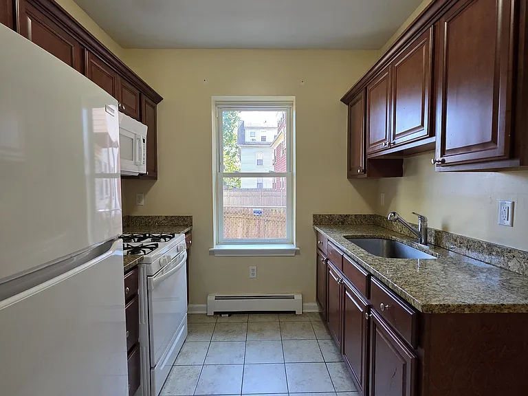 310 Edgewood Ave #D — Photo 3