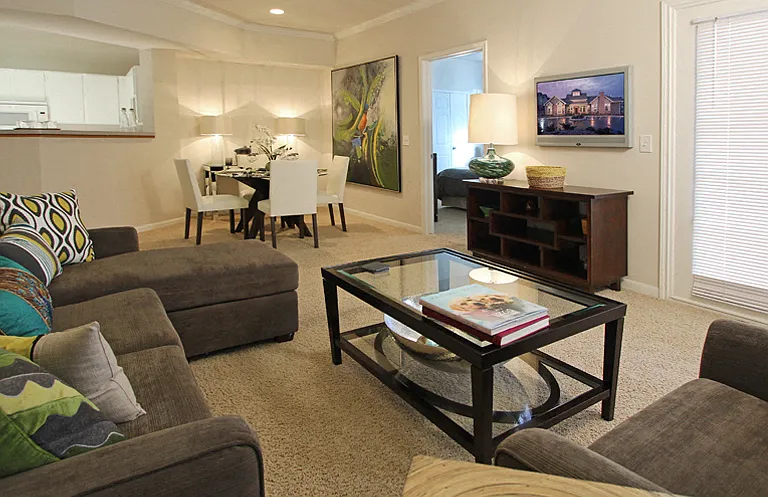 Breckenridge Apartments — Photo 34