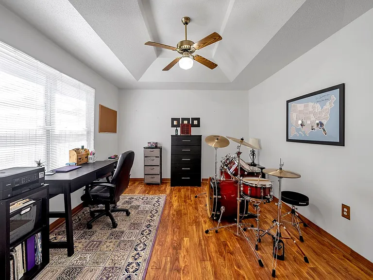 1852 Heartland Dr — Photo 5