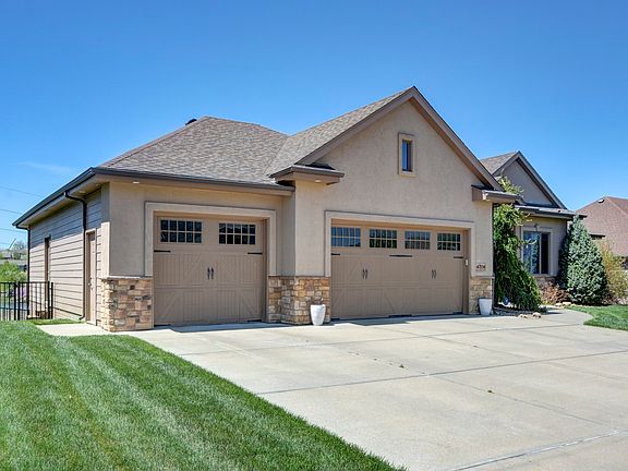 2nd image of 4706 Lake Forest Dr
