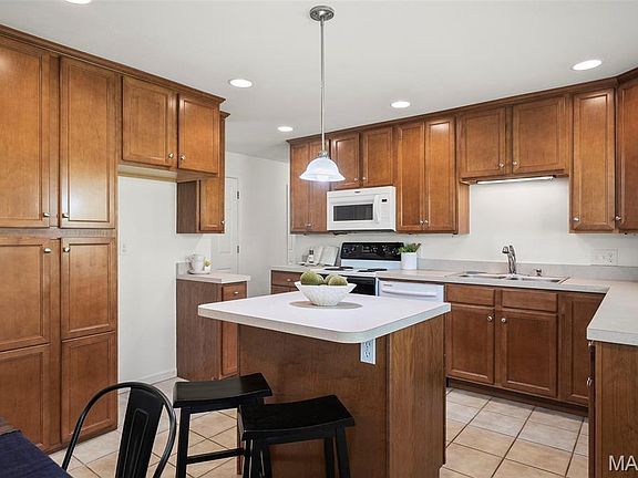5th image of 9523 Hale Dr
