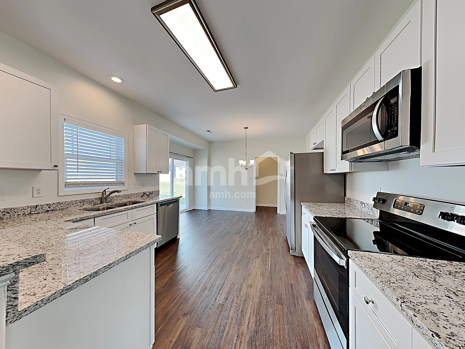 4 bed, 2.5 bath, 2018 sqft, $2,170 — Photo 4