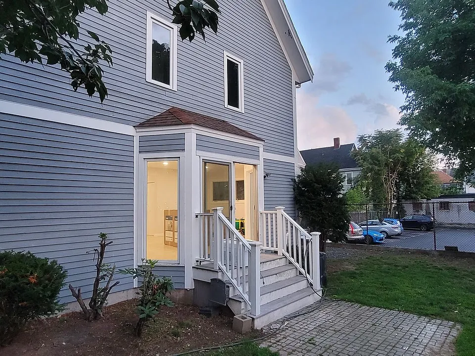 9 Etna St #2