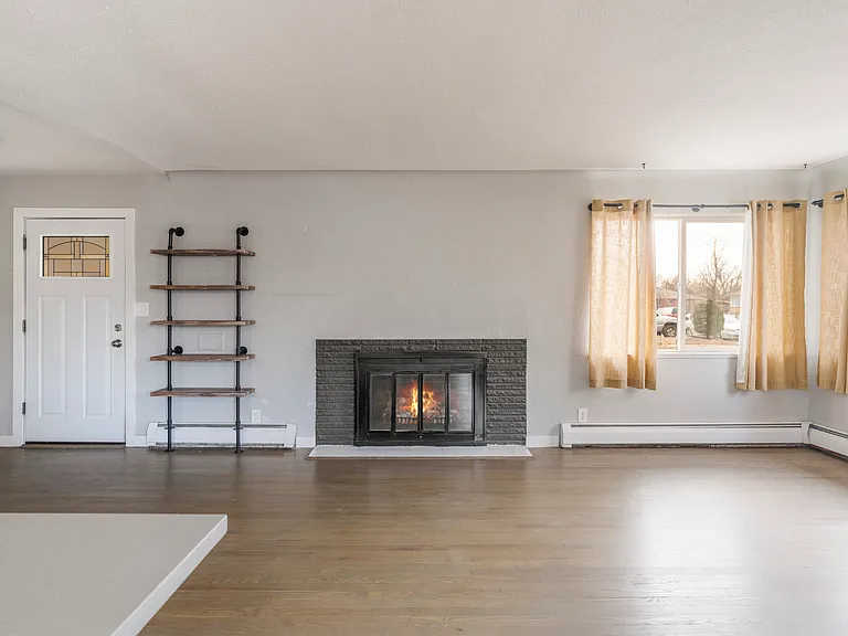 2224 Kenton St — Photo 9