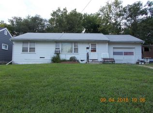 2104 Lipper Ave, Higginsville, MO 64037