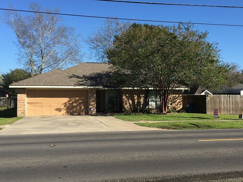 1st image of 520 N Domingue Ave