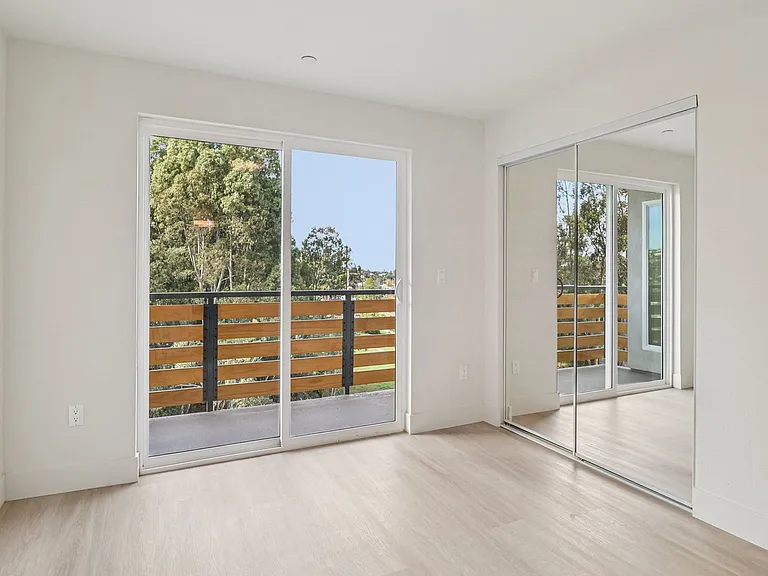 40rty on Colony — Photo 18