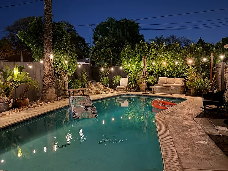 Agnes Ave — Photo 23