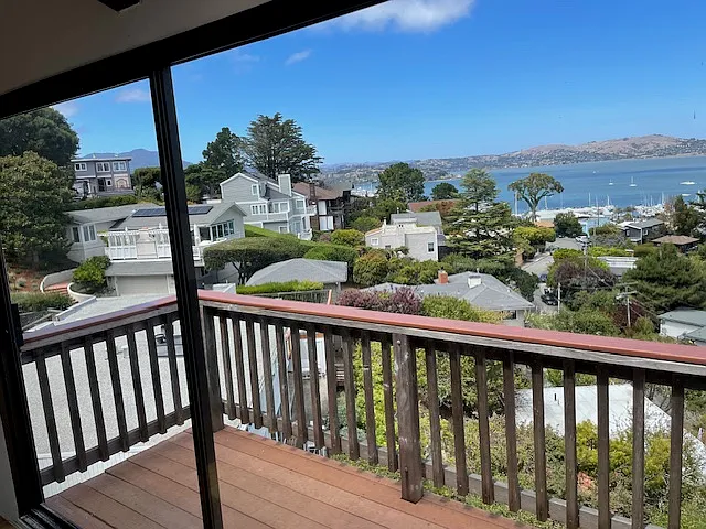 Cazneau Ave — Photo 18