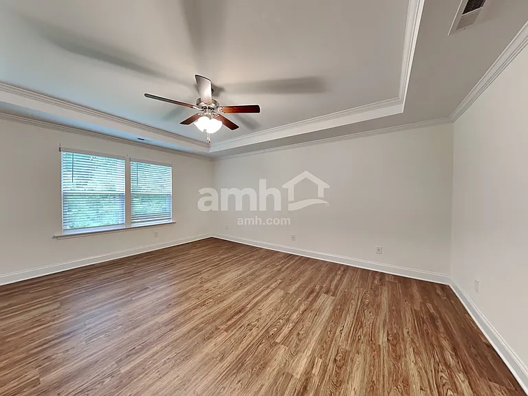 208 Gregory Dr — Photo 10