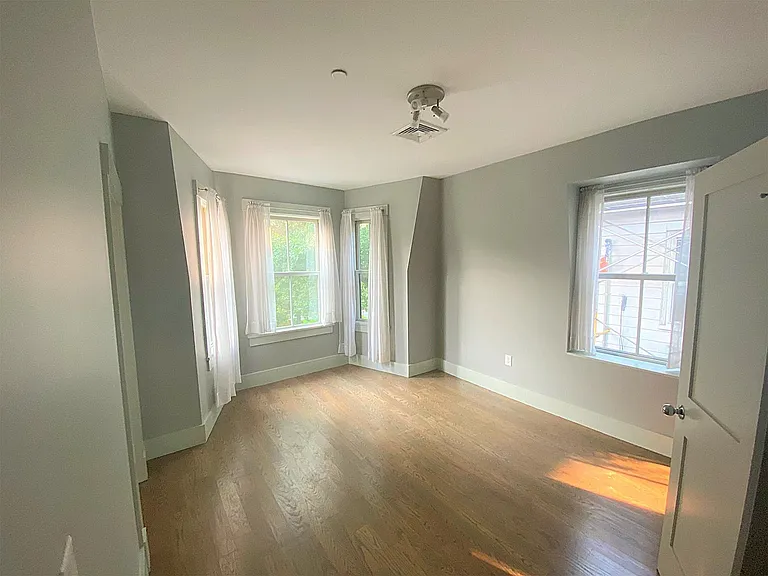 15 Boardman St #1 — Photo 8