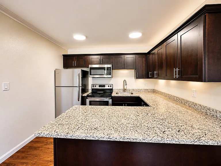 2500 Dana St — Photo 75