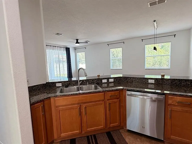 3048 Chessington Dr — Photo 27