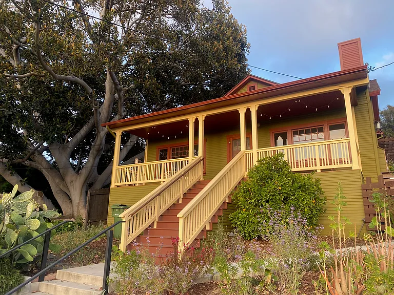 1332 Edgecliffe Dr — Photo 30