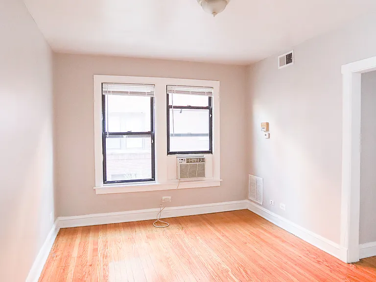 2625 N Spaulding Ave #2E — Photo 3