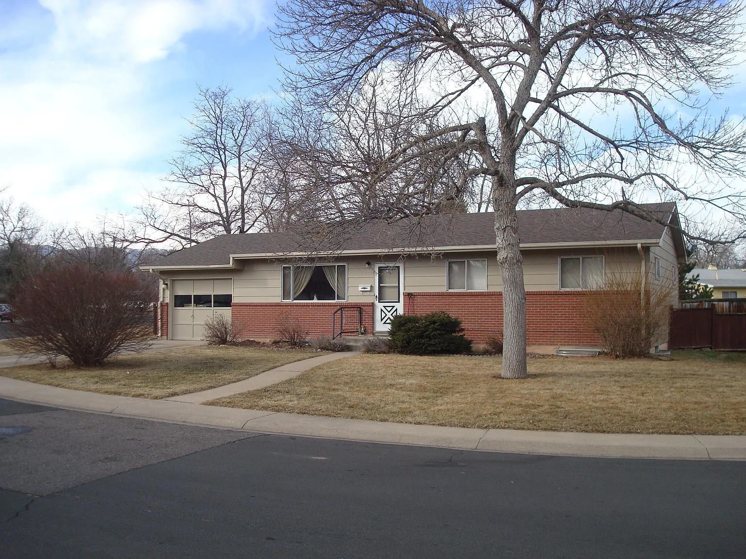 4 bed, 2180 sqft, $2,850 — Photo 1