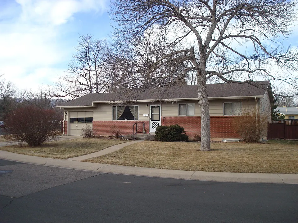1321 Fairview Dr