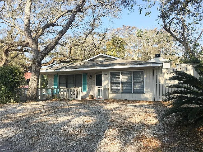 Sherman Ave — Photo 8