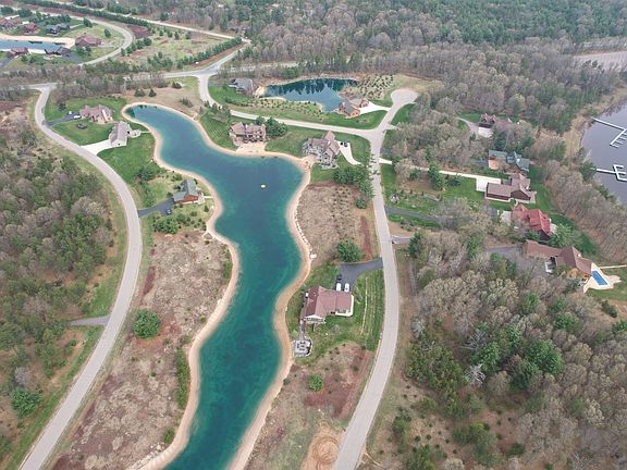 4th image of N8151 Baileys Blvd